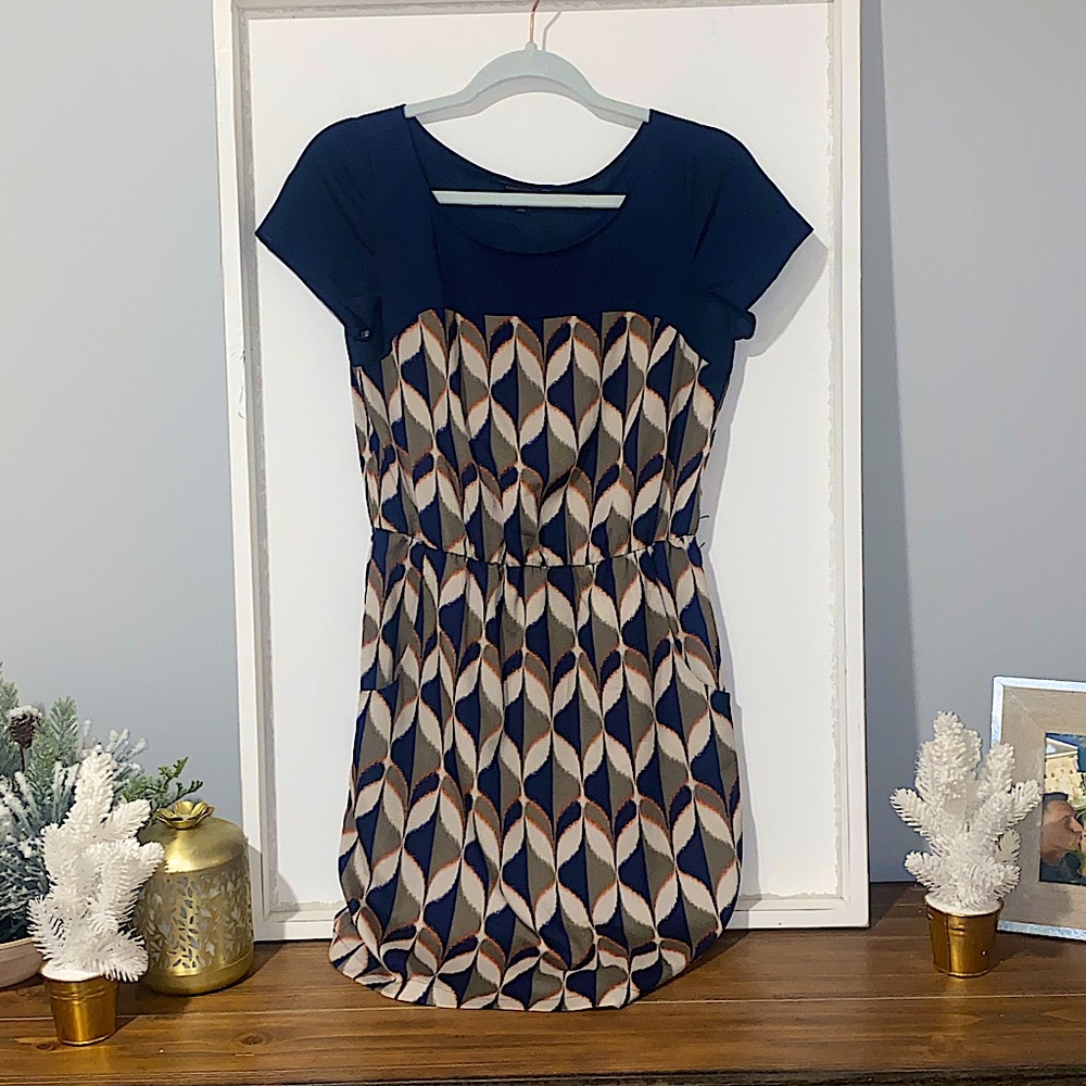 NWOT Banana Republic dress size 2 with pockets!